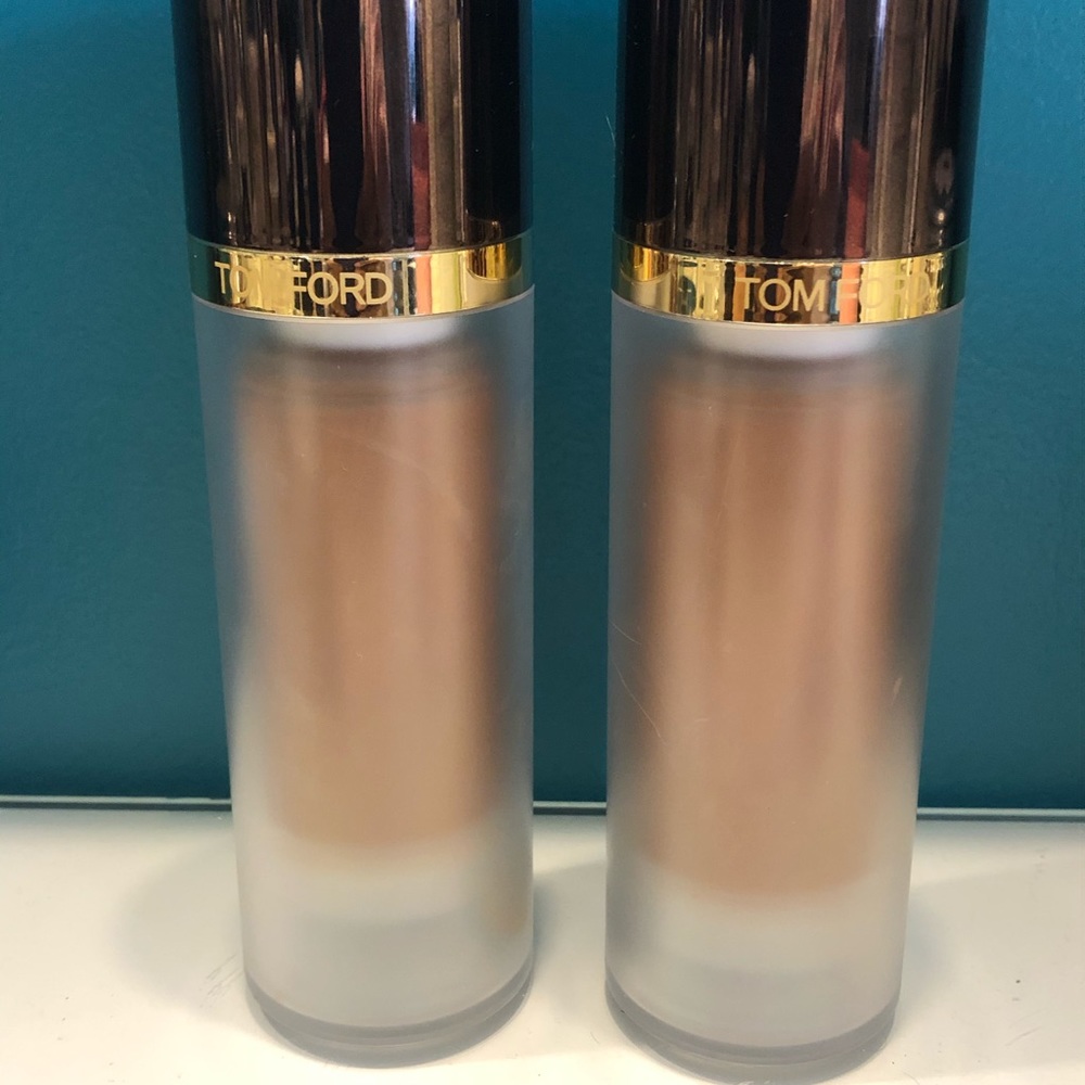 2 Tom Ford Traceless Perfecting Foundations